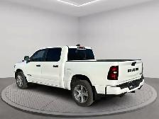 2027 Ram 1500 Express | 8.4 Inch Touchscreen | Apple CarPlay - Photo 4