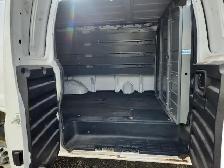 2014 Chevrolet Express - Photo 17