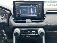 2019 Toyota RAV4 AWD LE | Remote Start | Reverse Camera - Photo 18