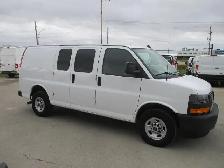 2020 GMC Savana Cargo Van RWD 2500 135' - Photo 4