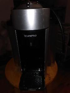 Nespresso Coffee & Espresso DeLonghi Vertuo machine. - Photo 4