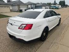 2015 Ford Taurus Police Interceptor SHO, low Kms 140050. - Photo 3