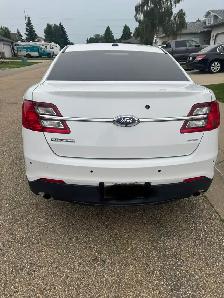 2015 Ford Taurus Police Interceptor SHO, low Kms 140050. - Photo 5