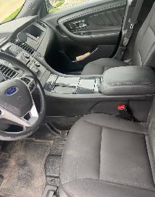 2015 Ford Taurus Police Interceptor SHO, low Kms 140050. - Photo 6