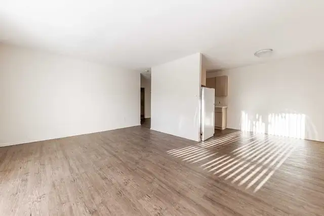 1 bedroom apartment-Sublet water and hydro included