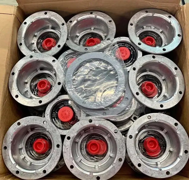 Lot of 25 x STEMCO 300-4009 BOLT-ON HUB CAP