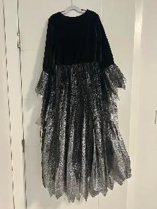 Gothic Witch Kids Costume - Photo 3