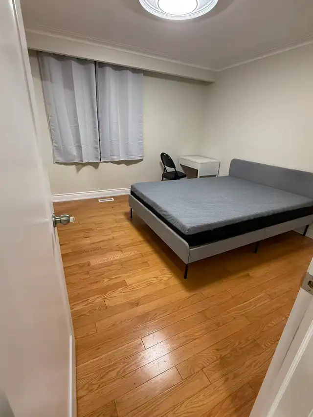 Private room for Rent - Scarborough (steeles/pharmacy ave)