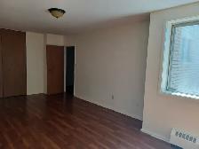 LARGE Riverside 1 Bed/Bal Parking and Storage Inc. $1479.  Elec - Photo 7