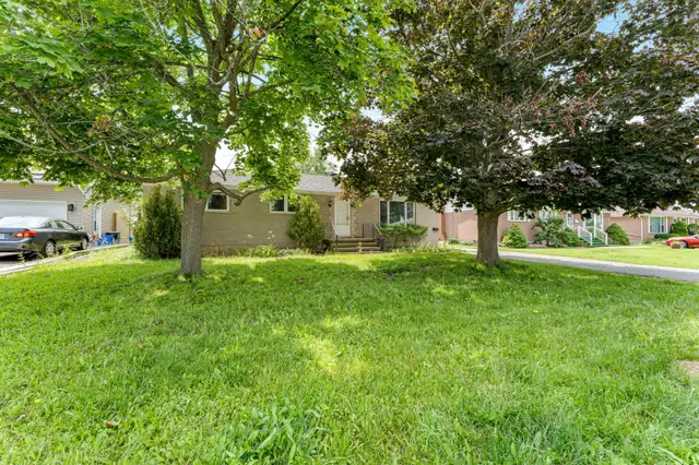 Beautiful Upper Level of Bungalow Available Immediately