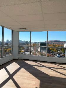 2,500 sq. ft. Glass Suite - 2120 Sherbrooke est - bureau à louer - Photo 2