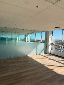 2,500 sq. ft. Glass Suite - 2120 Sherbrooke est - bureau à louer - Photo 5