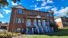 Large and Sunny 4 1/2 apartment in plateau with appliances Oct 1