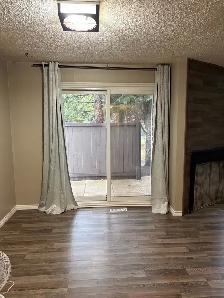 2 Bedroom Rundle Apartment For Sale - Photo 4
