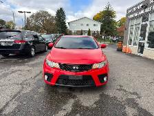 2011 Kia Forte Koup 2dr • Leather Sunroof Bluetooth CLEAN CARFAX - Photo 2