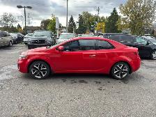 2011 Kia Forte Koup 2dr • Leather Sunroof Bluetooth CLEAN CARFAX - Photo 4