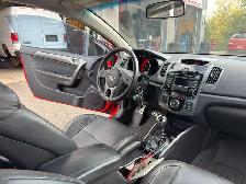 2011 Kia Forte Koup 2dr • Leather Sunroof Bluetooth CLEAN CARFAX - Photo 12