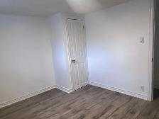 Basement apartment for Rent - Photo 6