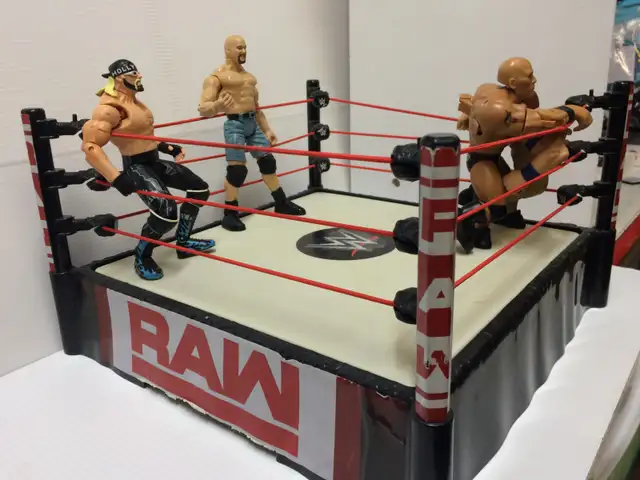 WWE RAW WRESTLING RING & 4 wrestlers for sale