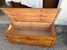 Free delivery used vintage Lane Cedar Chest - Photo 7