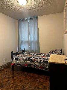 Private Room 4 Rent Etobicoke Central Bloor St. W Girls Only - Photo 4