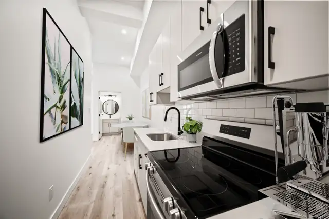 Modern 1 Bedroom Available December 1st! Located In Downtown!