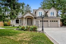 Spacious Sunlit 1-Bed 1-B Walk-Up | Kleinburg | Steps to Village