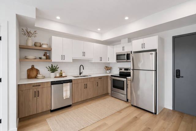 STUNNING 2 Bed 2 Bath Apartment! Move In Ready!