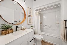 STUNNING 2 Bed 2 Bath Apartment! Move In Ready! - Photo 5