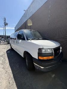GMC SAVAN 12 PASSANGERS - 13,999$$ - Photo 2