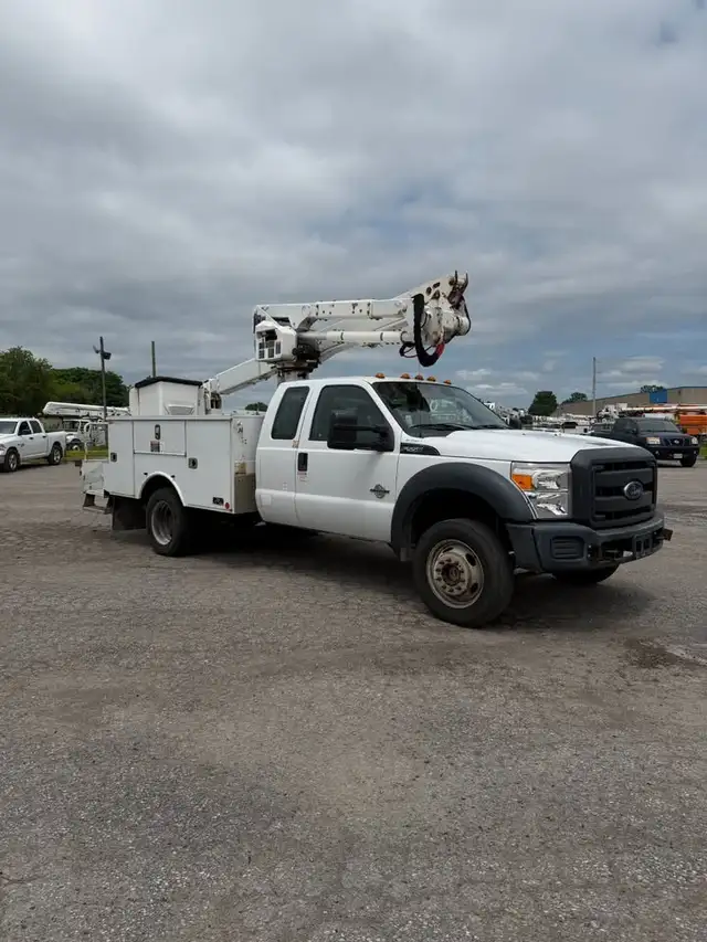 2016 Ford F550 Altec AT40G Bucket Truck