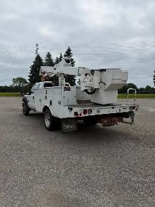 2016 Ford F550 Altec AT40G Bucket Truck - Photo 3
