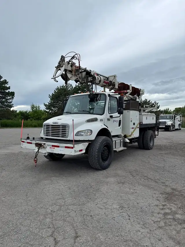 2016 Freightliner M2-106 Terex C4047 Digger Derrick