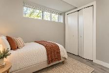 STUNNING 2 Bedroom Townhouse! Basement Unit! - Photo 3