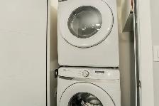 STUNNING 2 Bedroom Townhouse! Basement Unit! - Photo 8