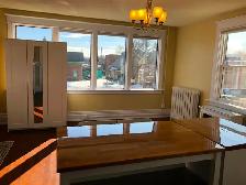 Sunny Southward Bachelor Apartment for Rent - Photo 3