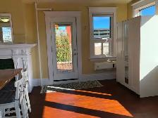 Sunny Southward Bachelor Apartment for Rent - Photo 6
