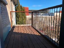 Sunny Southward Bachelor Apartment for Rent - Photo 9