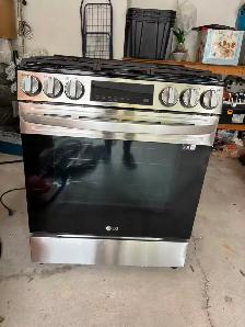 LG Gas stove pick up in Ajax - 95% new