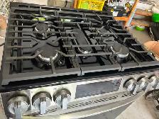 LG Gas stove pick up in Ajax - 95% new - Photo 3