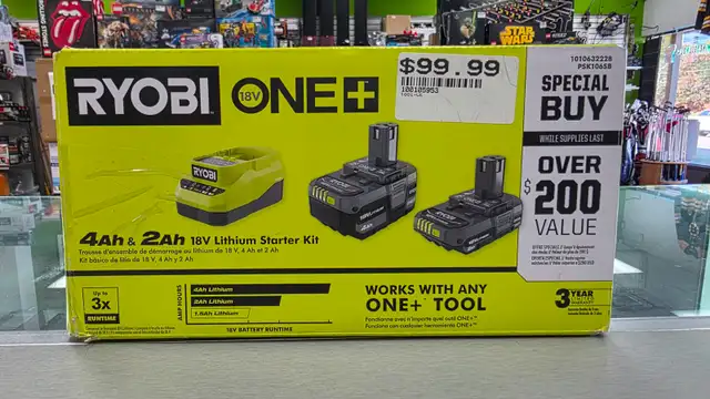 Ryobi One   4Ah & 2Ah Battery   Charger Combo Kit