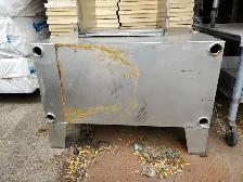 HEAVY GAGE STAINLESS STEEL SQUARE TANK/LEGS - Photo 2