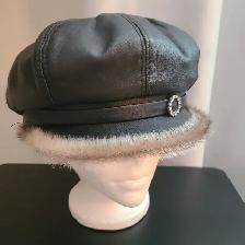 Elegant Women's Winter Hat with Fur Trim