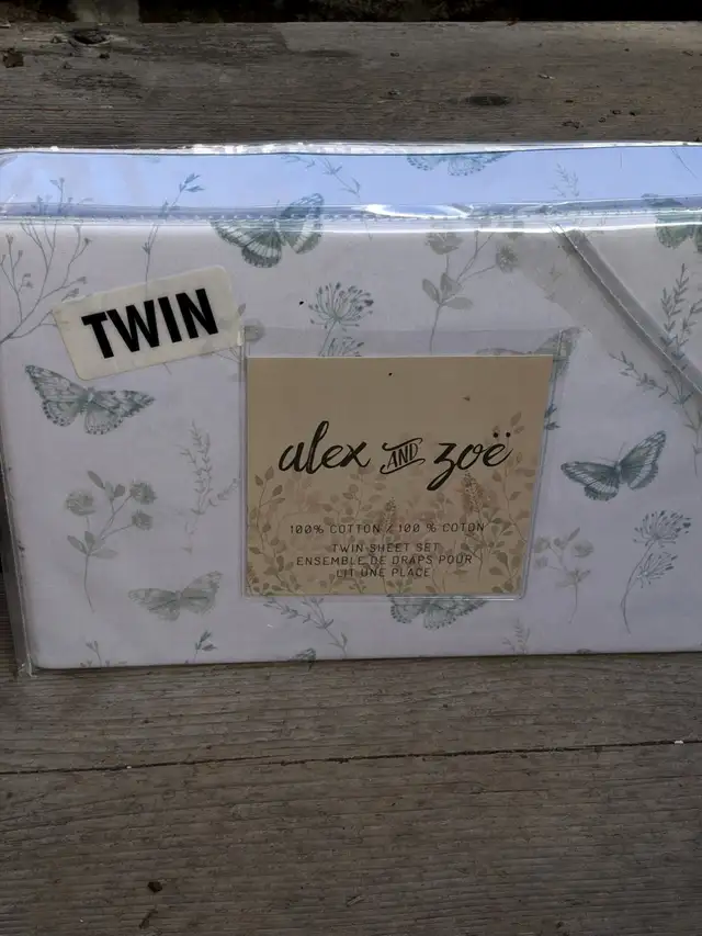 Alex and Zoe Twin Sheet Set - 100% Cotton - Butterfly