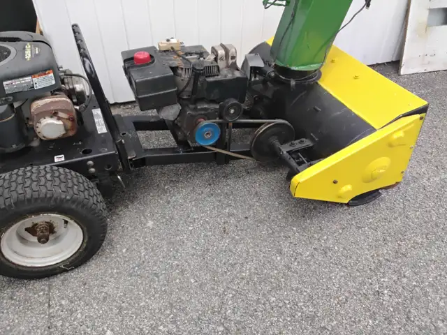 SOUFFLEUR.   JOHN DEERE.  AVEC.  MOTEUR