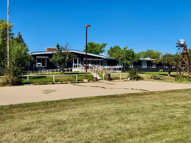 Bashaw: Seniors Lodge & Housing Opportunity