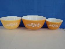 Butterfly Gold Pyrex Bowls - Photo 2