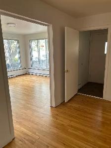 A louer 8 1/2 Rdc 4chambres Chomedey Laval - Photo 3