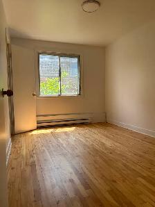 A louer 8 1/2 Rdc 4chambres Chomedey Laval - Photo 4