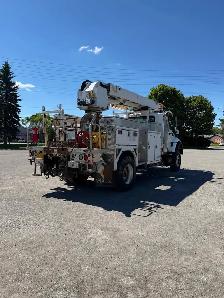 2015 International 7400 Altec DL45B-BR Digger Derrick - Photo 2